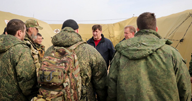 «Наш долг – быть рядом»: Юрий Клепиков навестил бойцов в военном госпитале 